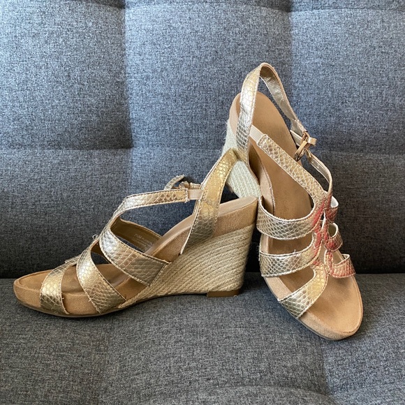 aerosoles gold sandals